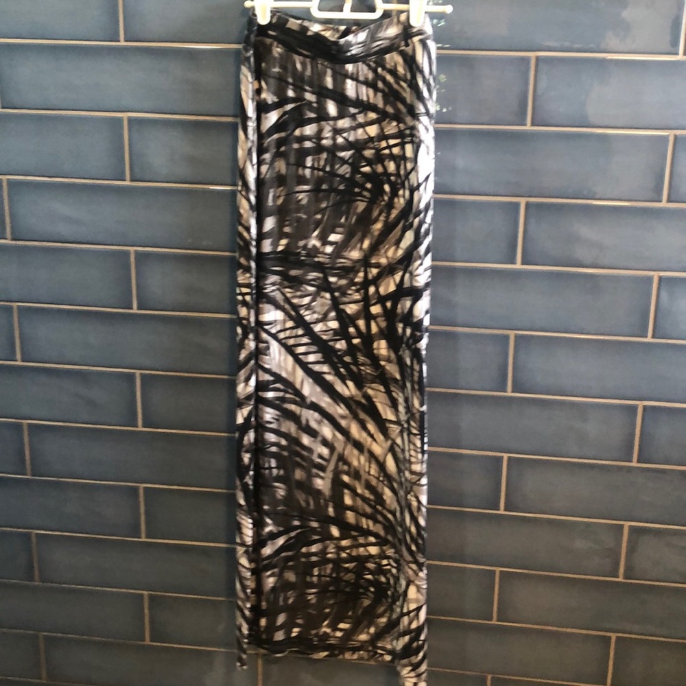 Apt 9 black and white long skirt with side slit size s
